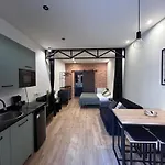 Bajo La Viga Con Piscina